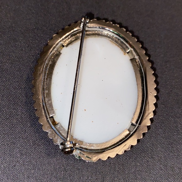 3/$30 Vintage Jack Russell Brooch - Picture 2 of 3